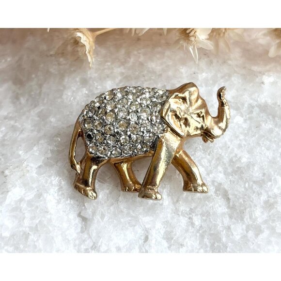 Elephant Figural Gold Toned Clear Rhinestoned Vintage Costume Jewelry Brooch - Picture 1 of 9